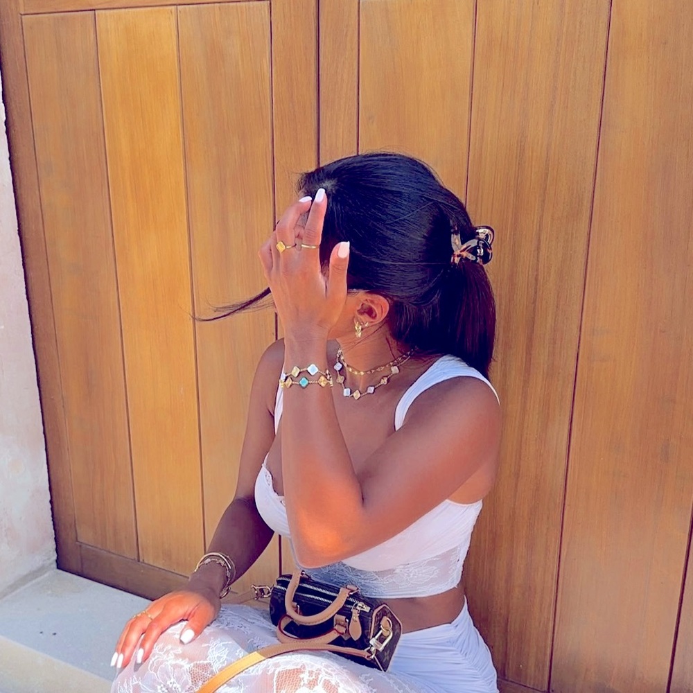 Meet your Posher, Paris nicknamed Tess.